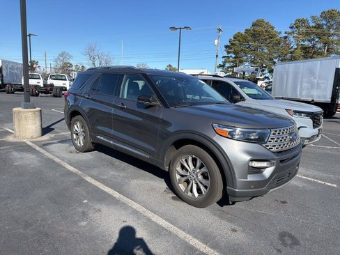 Used 2023 Ford Explorer Limited image 7