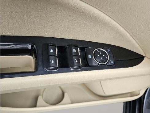 Used 2013 Ford Fusion SE FWD image 29