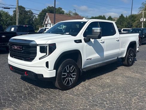 Used 2024 GMC Sierra 1500 AT4 w/ Technology Package AWD/4WD image 3
