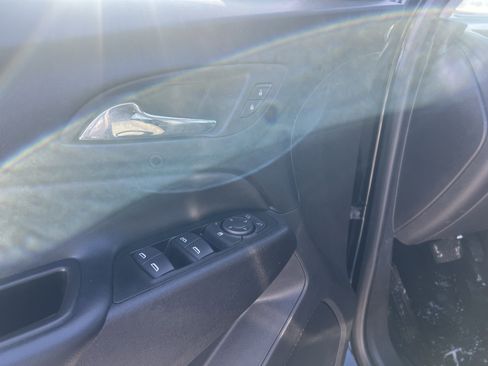 Used 2023 Chevrolet Equinox LT image 18