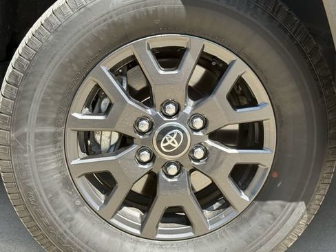 Used 2025 Toyota 4Runner SR5 RWD image 9