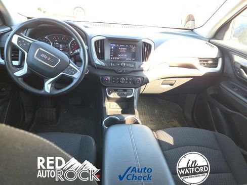 Used 2024 GMC Terrain SLE w/ Driver Convenience Package image 10