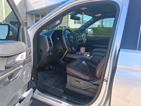 Used 2019 Ford Expedition XLT RWD image 7