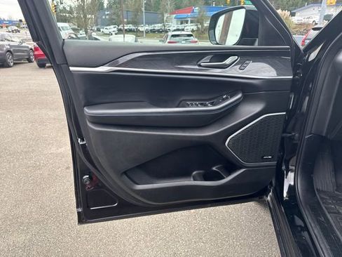 Used 2022 Jeep Grand Cherokee Trailhawk w/ Advanced Protech Group II image 16