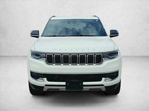 Used 2024 Jeep Wagoneer Series II w/ Flexible Seating Group RWD image 2