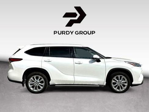 Used 2023 Toyota Highlander Limited image 9