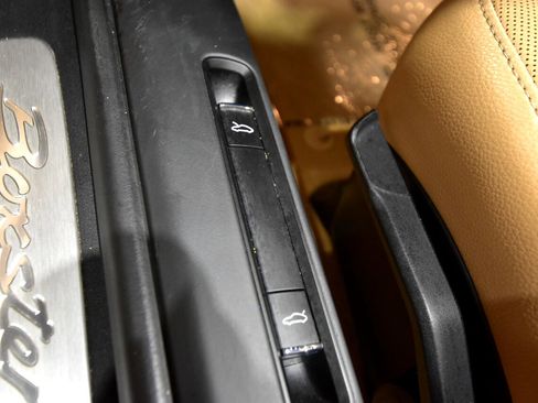 Used 2013 Porsche Boxster S image 18