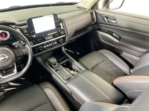 Used 2023 Nissan Pathfinder Platinum image 24