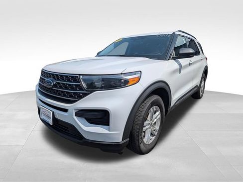 Used 2021 Ford Explorer XLT AWD/4WD image 3