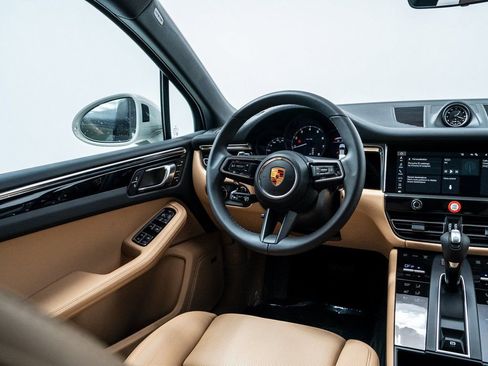 New 2026 Porsche Macan image 22