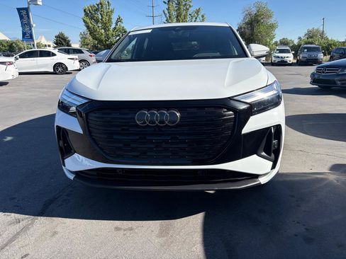 Used 2024 Audi Q4 e-tron quattro Premium Plus w/ Premium Plus AWD/4WD image 3