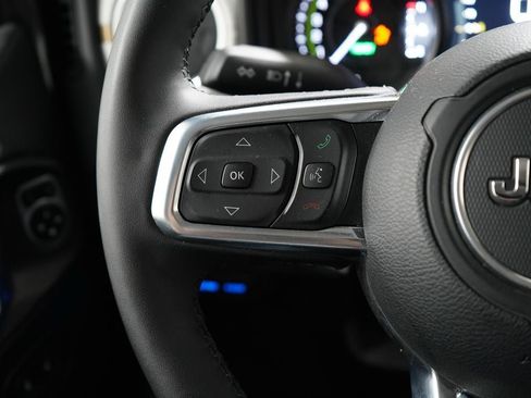 Used 2025 Jeep Wrangler Unlimited Sahara w/ Safety Group AWD/4WD image 14