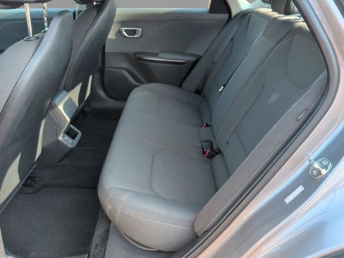Used 2025 Kia K4 FWD image 30