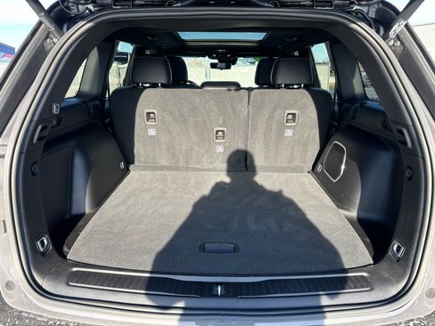 Used 2024 Jeep Grand Cherokee Limited 4xe w/ Luxury Tech Group II image 11