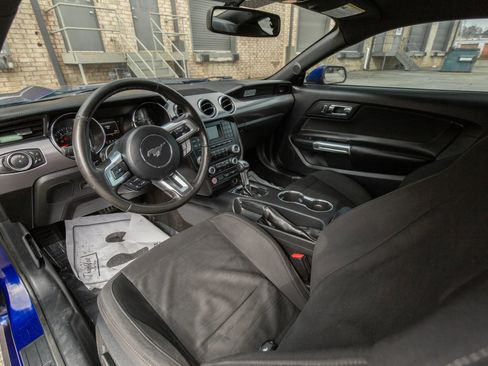 Used 2015 Ford Mustang Coupe image 18