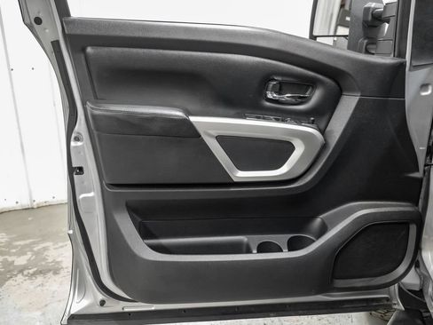 Used 2019 Nissan Titan PRO-4X AWD/4WD image 41