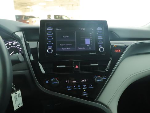 Used 2023 Toyota Camry SE image 20