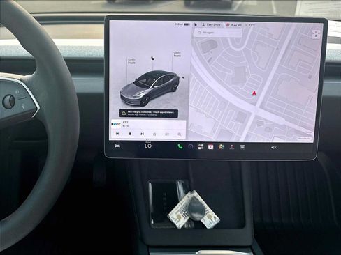 Used 2025 Tesla Model 3 Long Range RWD image 9