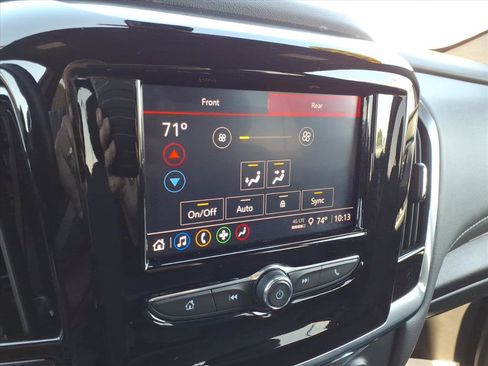Used 2023 Chevrolet Traverse LT FWD image 25