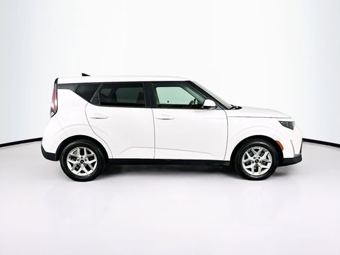 Used 2025 Kia Soul LX w/ LX Technology Package image 10