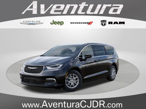 New 2026 Chrysler Pacifica Select FWD image 1