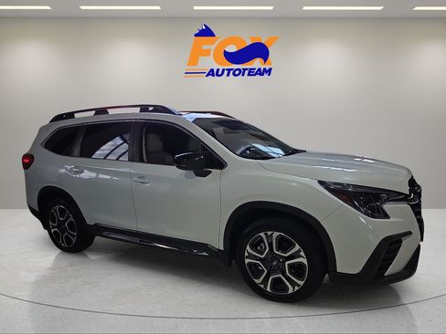 Used 2024 Subaru Ascent Limited w/ Technology Package AWD/4WD image 4