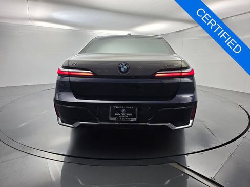 Certified 2023 BMW i7 xDrive60 AWD/4WD image 5