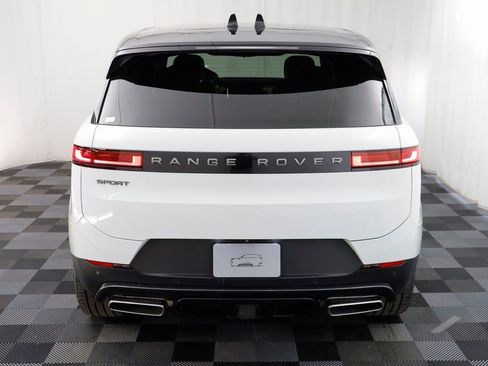Used 2025 Land Rover Range Rover Sport SE image 17