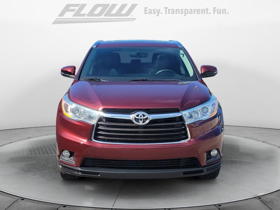 Used 2014 Toyota Highlander XLE FWD image 3