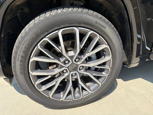Used 2025 Jeep Grand Cherokee L Summit w/ Advanced Protech Group IV AWD/4WD image 12