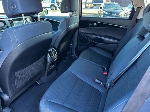 Used 2017 Kia Sorento LX image 21