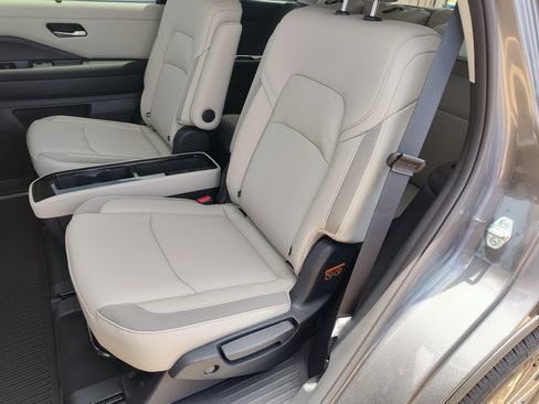 New 2026 Nissan Pathfinder SL FWD image 15