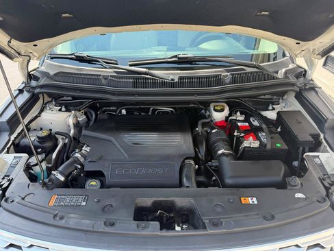 Used 2018 Ford Explorer Platinum AWD/4WD image 39
