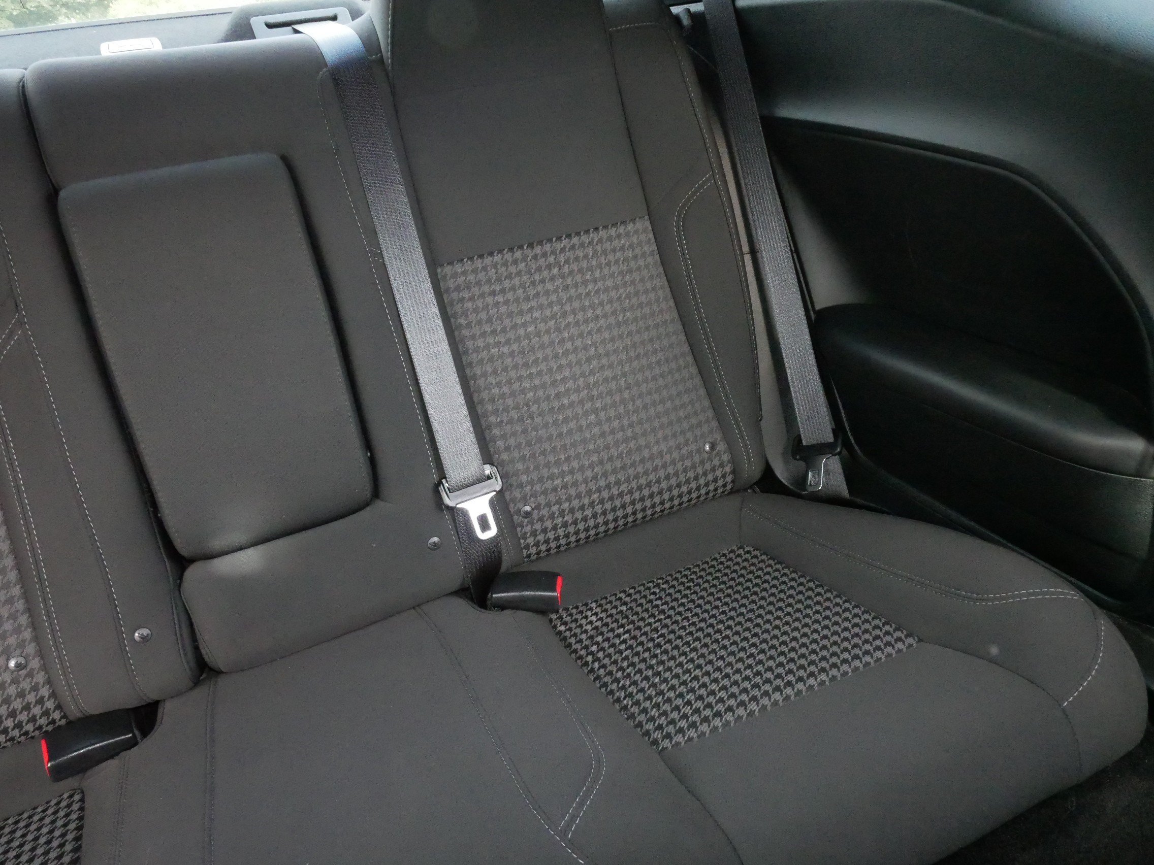 Used 2018 Dodge Challenger SXT RWD image 14