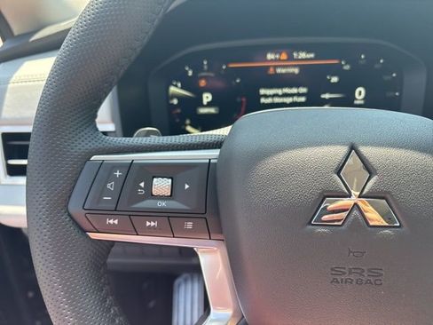 New 2025 Mitsubishi Outlander SEL image 16