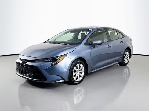 Used 2023 Toyota Corolla LE FWD image 4