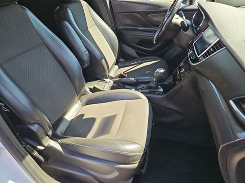 Certified 2018 Buick Encore Preferred FWD image 27