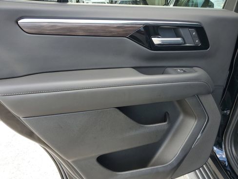 Used 2025 Chevrolet Tahoe LT image 10