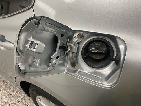 Used 2022 Toyota Camry LE image 13