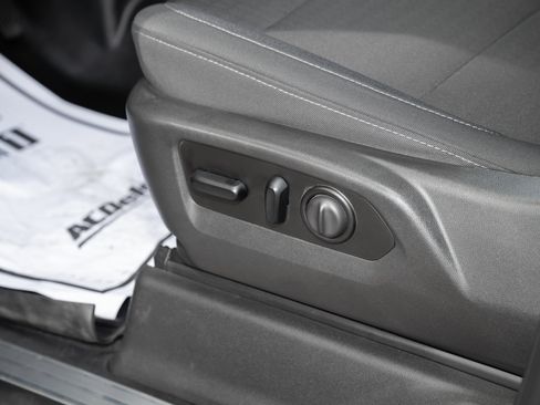 Used 2021 Chevrolet Silverado 1500 LT image 21