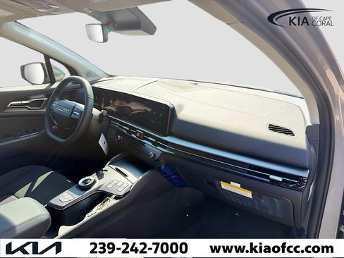 New 2026 Kia Sportage LX FWD image 13
