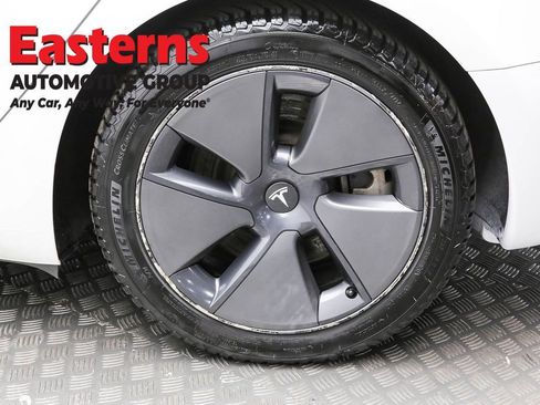 Used 2023 Tesla Model 3 Standard Range image 8