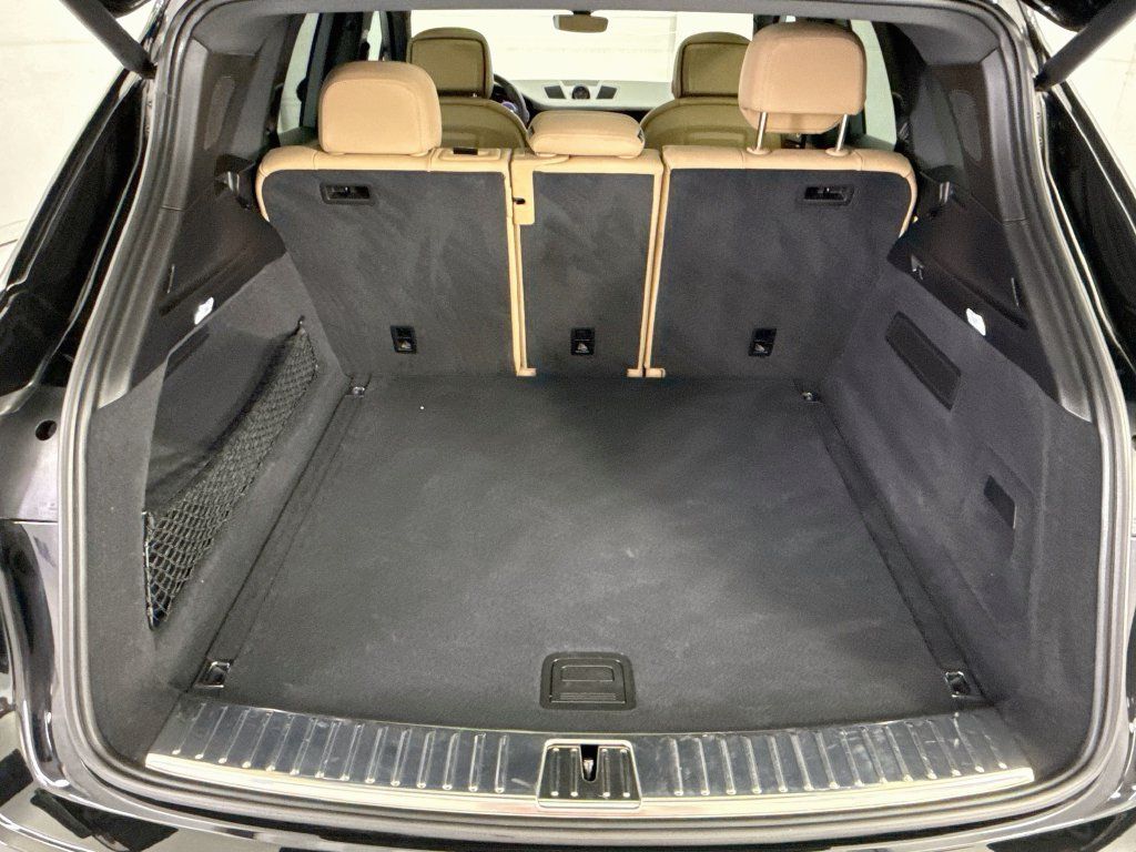 Certified 2023 Porsche Cayenne AWD/4WD image 28