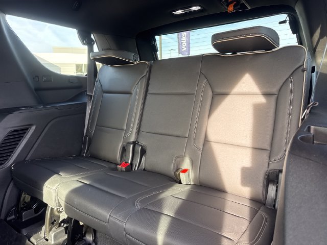 Used 2024 GMC Yukon SLT w/ SLT Luxury Package AWD/4WD image 10