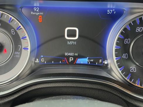 Used 2016 Chrysler 300 C RWD image 12