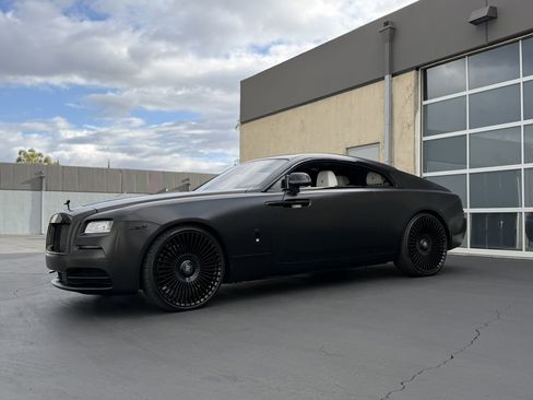 Used 2014 Rolls-Royce Wraith image 38
