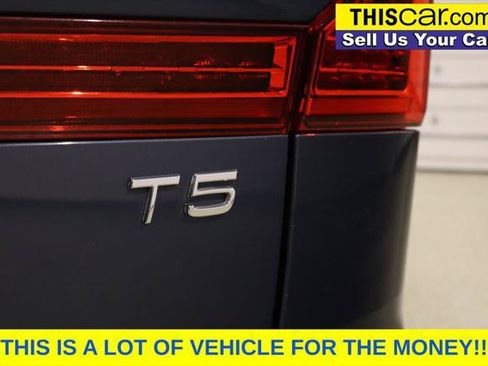 Used 2021 Volvo XC60 T5 Momentum w/ Premium Package FWD image 12