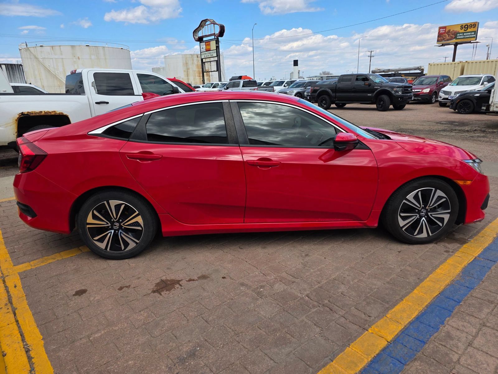 Used 2018 Honda Civic EX-T image 4