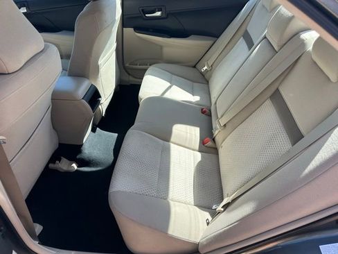 Used 2013 Toyota Camry LE FWD image 16
