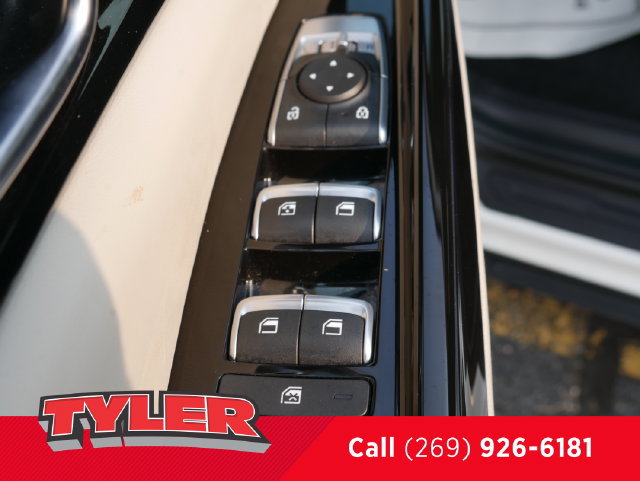 Used 2024 Kia Carnival EX FWD image 21